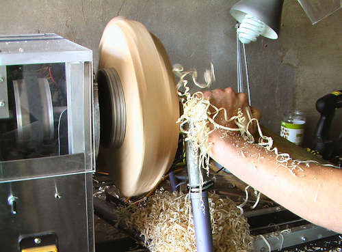 Making a wooden bowl on the lathe