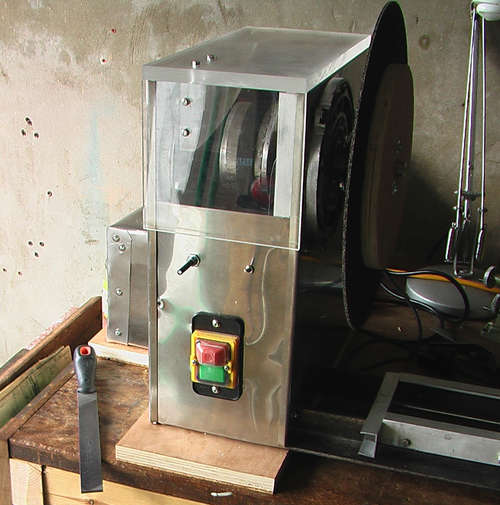 Lathe with cutting disk fitted
